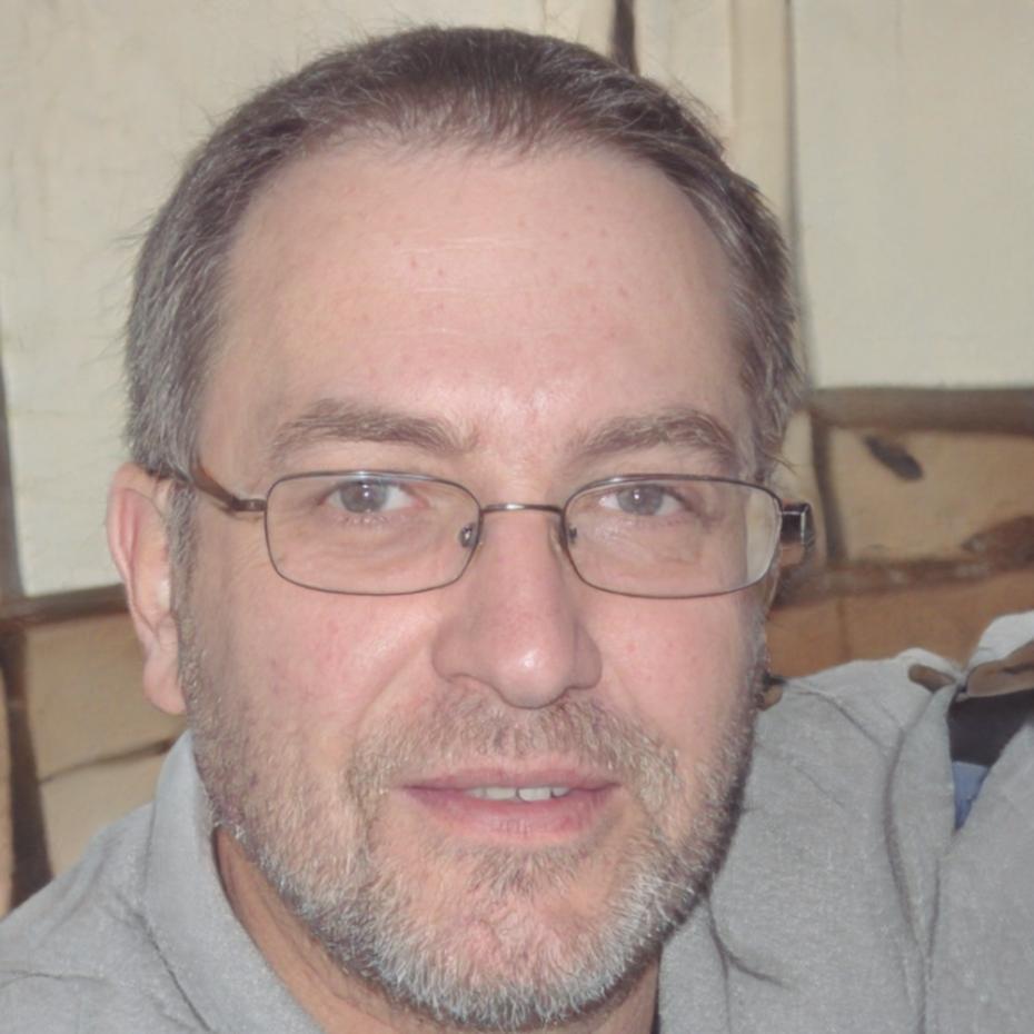 Lachlan Thorburn, Founder and Financial Educator